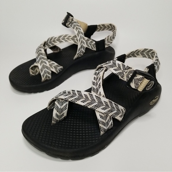 trine black and white chacos